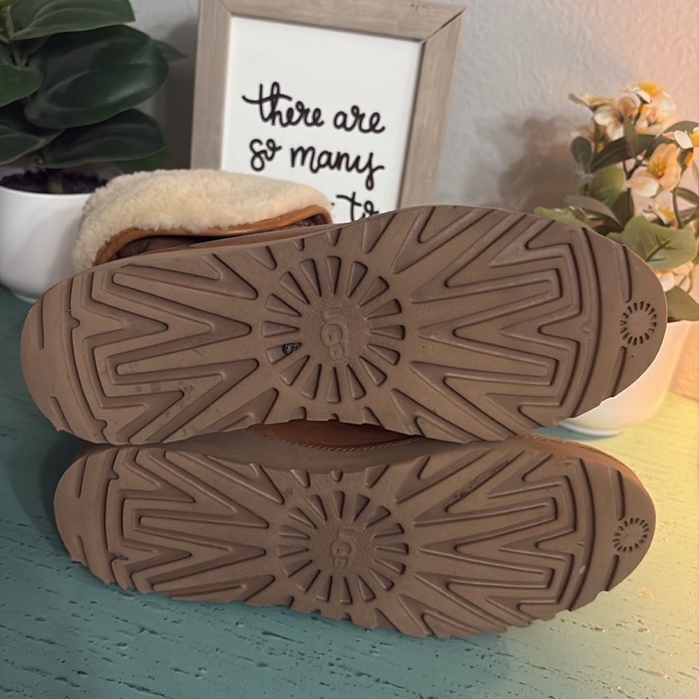 UGG Cream Shearling Boots SZ 5.5 Wos box 155 - Picture 6 of 7